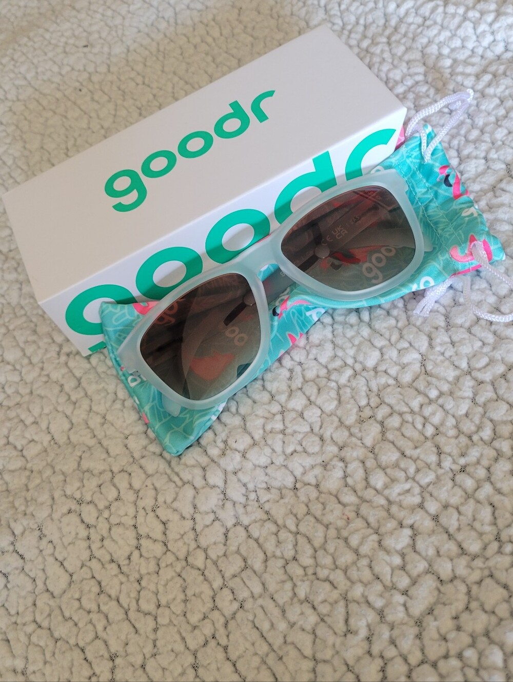 goodr - OG Root Beer Sommelier Sunglasses - Box & Teal fabric case included - Picture 5 of 5